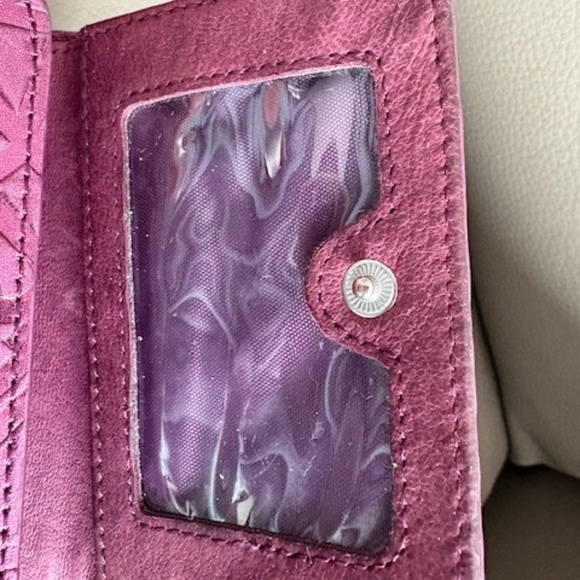 LIEBESKIND Berlin small small wallet embossed metallic burgundy red purple hue - Picture 16 of 16